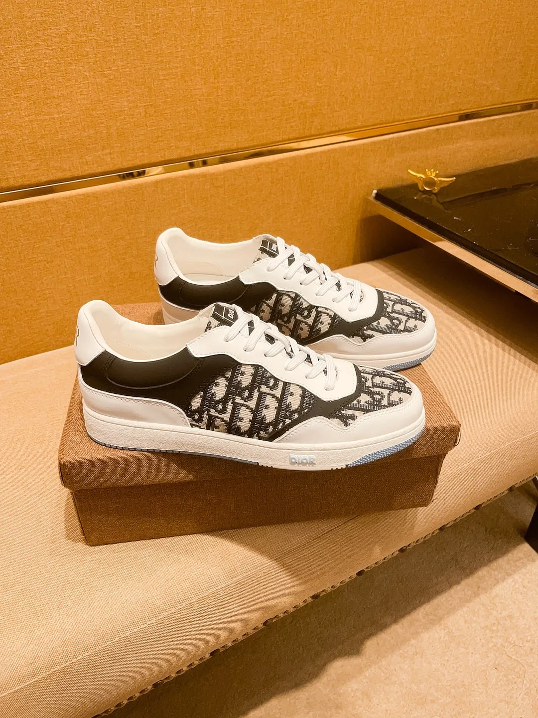 Men's shoes 💰 420💰【Dior】🔥 High-end men's shoes brand official website 1:1 latest masterpiece: the upper is made of Italian imported first-layer cowhide with a comfortable and breathable lining➕original non-slip and wear-resistant outsole🔥, making walking more convenient and comfortable! An exclusive new model, a stunning work, a beautiful 1:1 replica [color] compared to the official quality! Create a fashionable personality to set off your uniqueness! A must-have for trendy men! Classic🔥Size: 38-44 Color: 🔥Multiple colors available🔥.